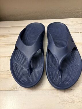 OOFOS Navy Blue Women's Thong Sandals